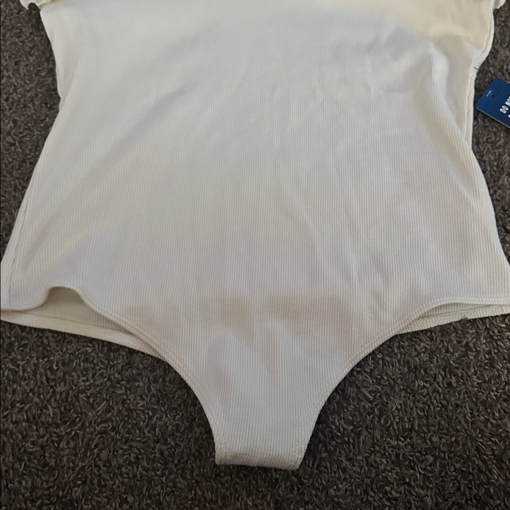 Ruffles - Picture 5 of 8
